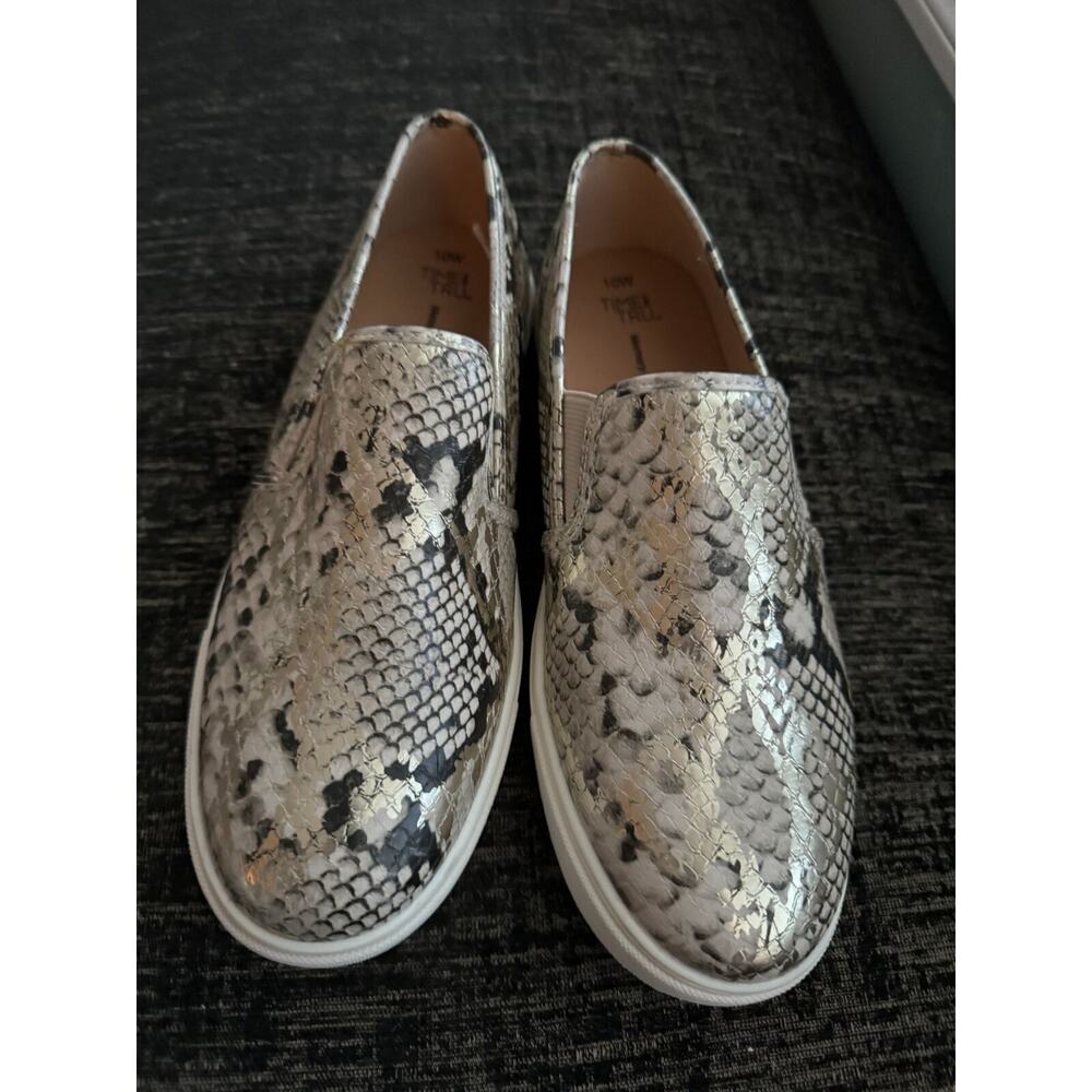Time and Tru Silver Snakeskin Slip-On Flats